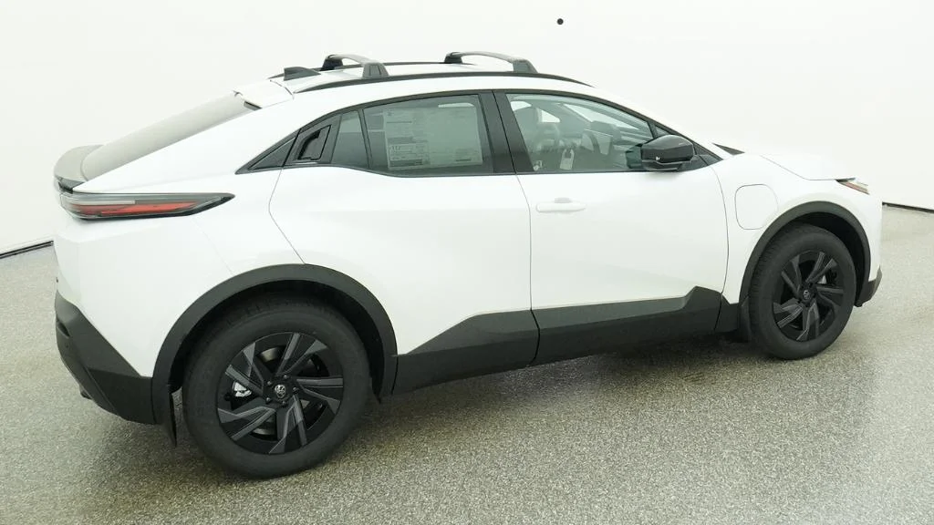 New 2026 Wind Chill Pearl Toyota SE image 10