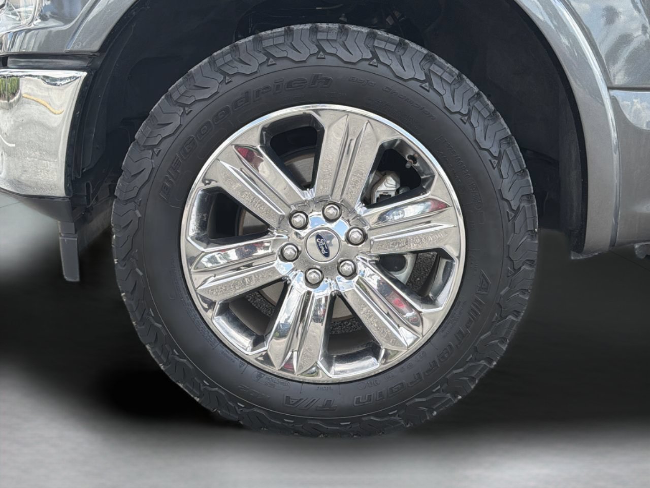Used 2019 Magnetic Ford Lariat image 35