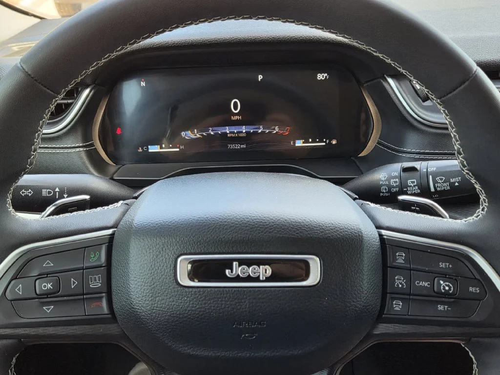 Used 2023 Red Jeep Laredo image 17