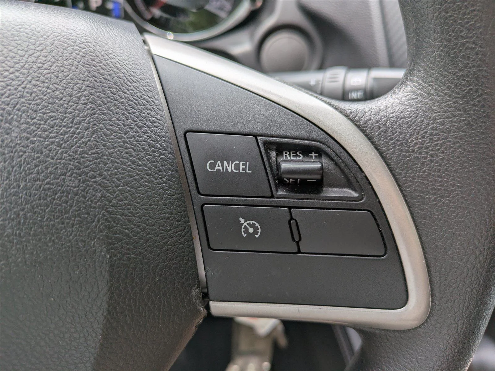 Used 2025  Mitsubishi S image 24