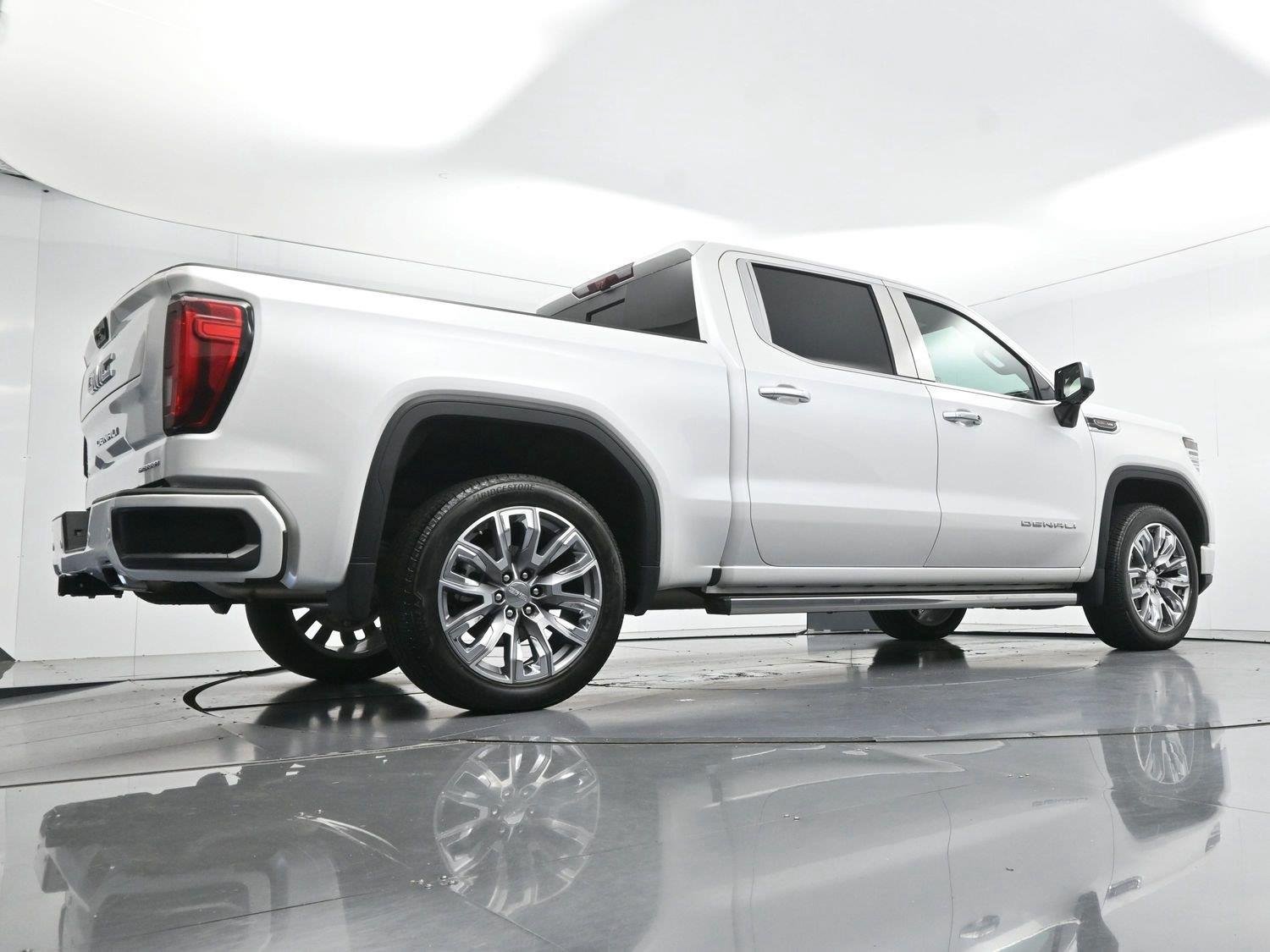 Used 2024 White Frost Tricoat GMC Denali image 52