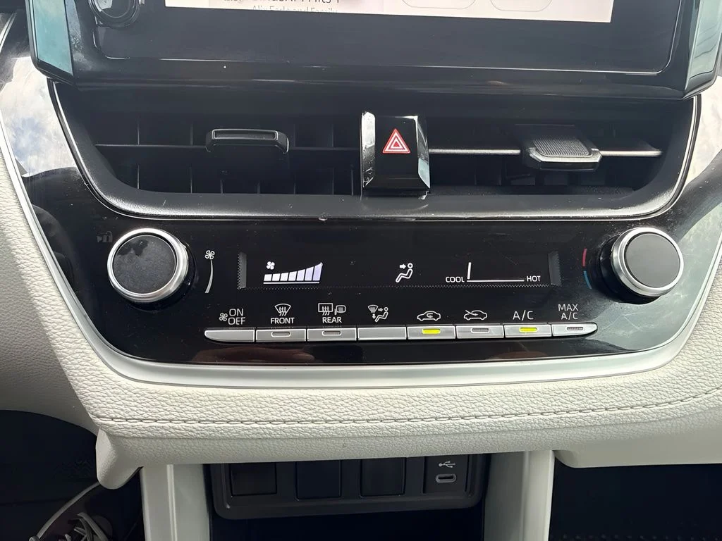 Used 2025 Beige Toyota L image 15