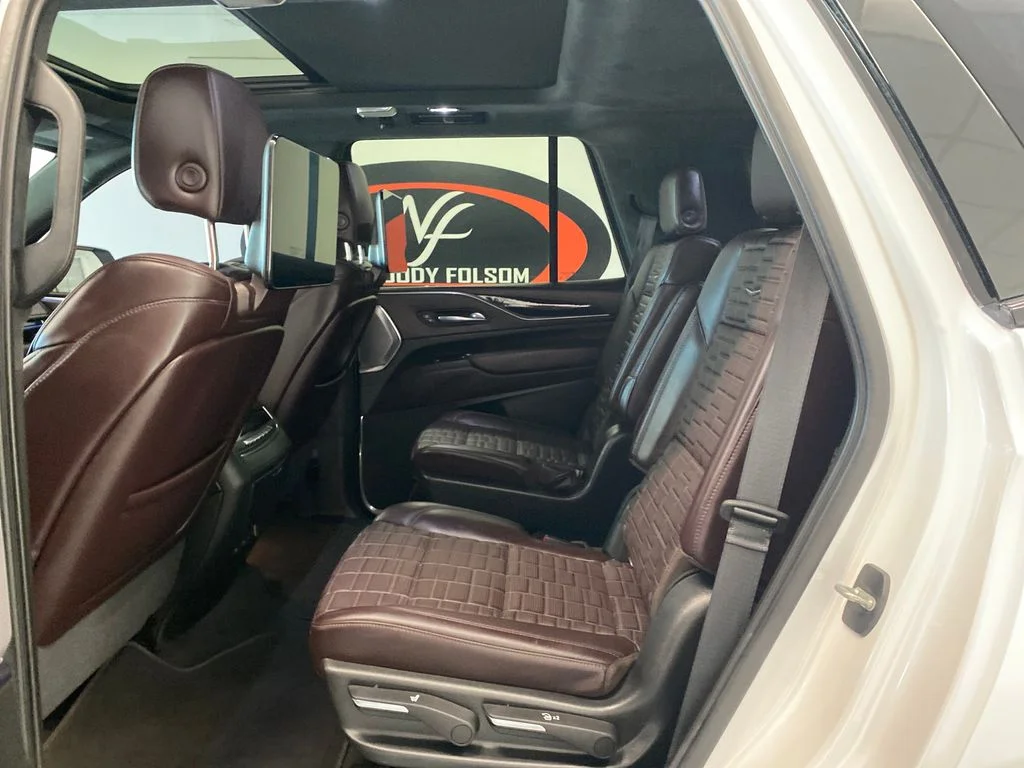 Used 2021 White Cadillac Sport Platinum image 16