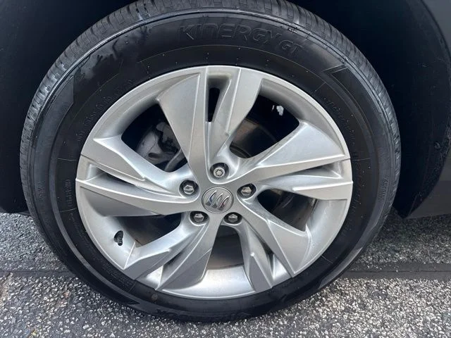 Used 2025 Gray Buick Preferred image 4