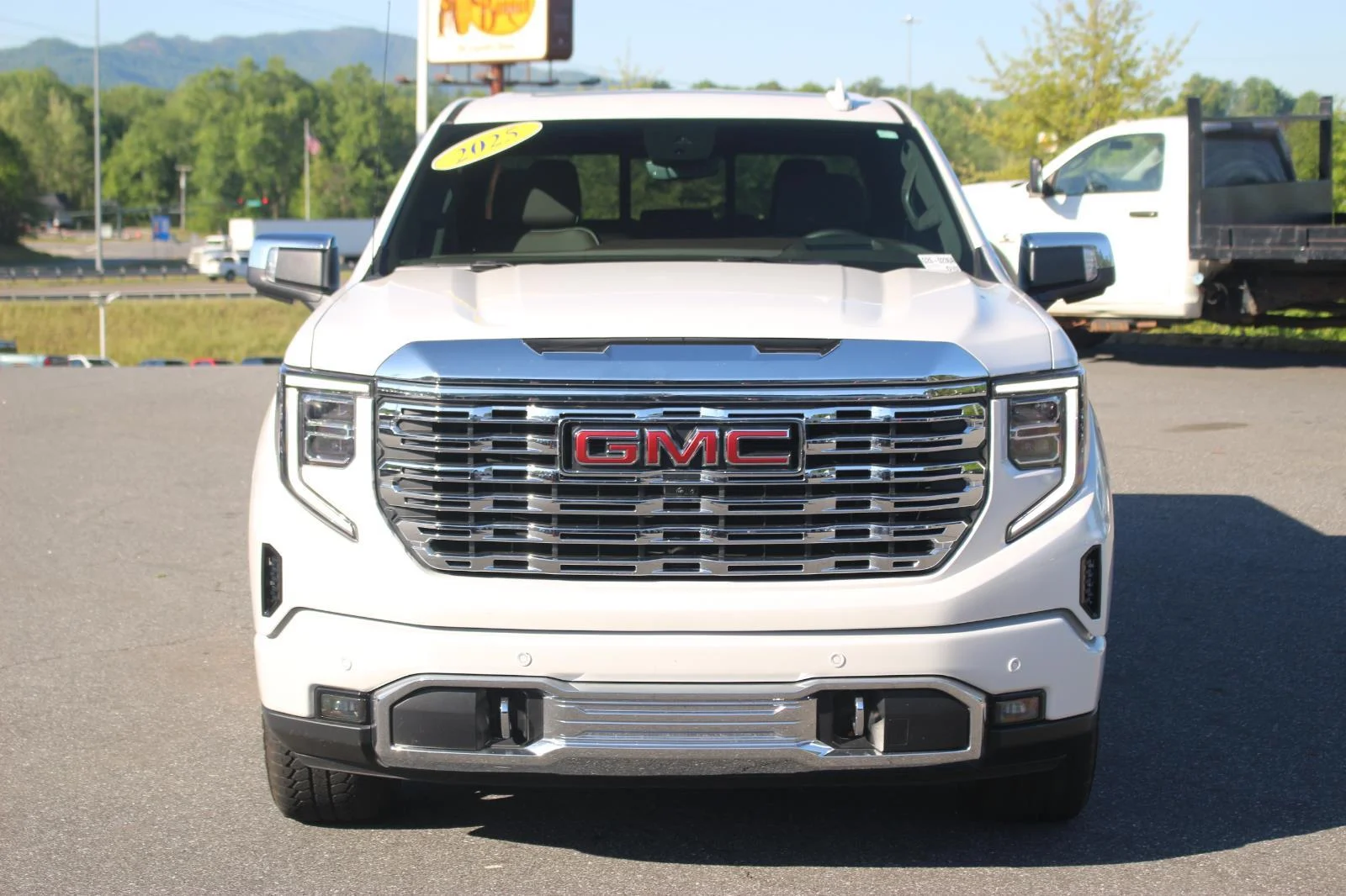 Used 2025 White Frost Tricoat GMC Denali image 2