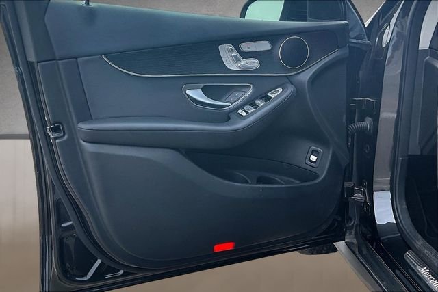 Used 2022 Gray Mercedes-Benz GLC 300 image 17