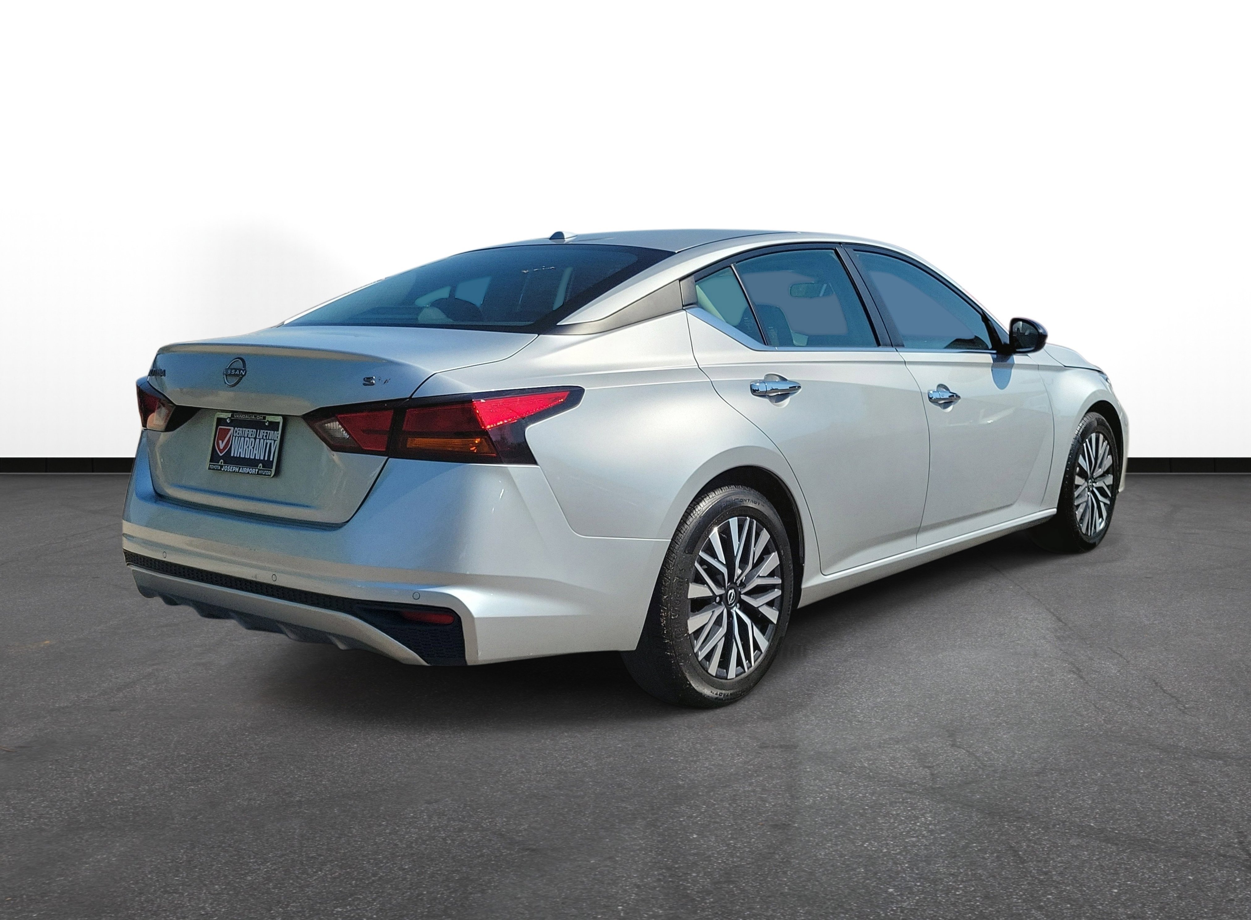 Used 2024 Brilliant Silver Metallic Nissan 2.5 SV image 4