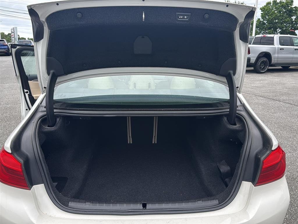 Used 2020 Mineral White Metallic BMW 530i xDrive image 20