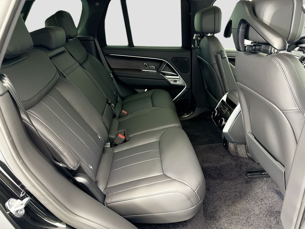 New 2026 Santorini Black LAND ROVER SE image 21