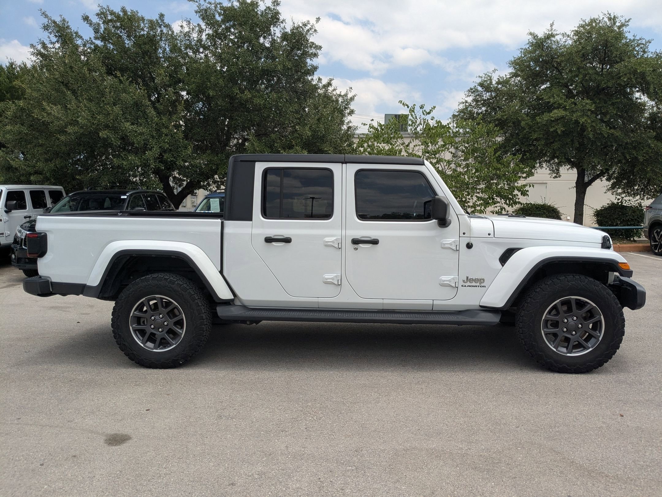 Used 2020 Bright White Clearcoat Jeep Overland image 2