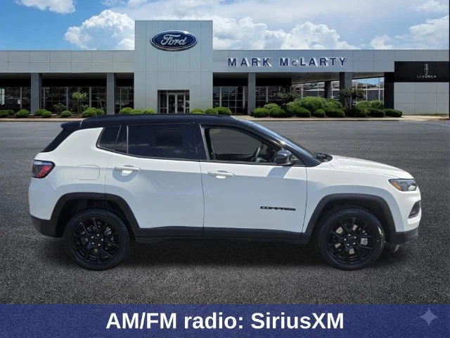 Used 2024 White Jeep Latitude image 7