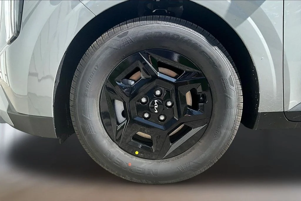 New 2027 Ceramic Silver Kia LX image 13