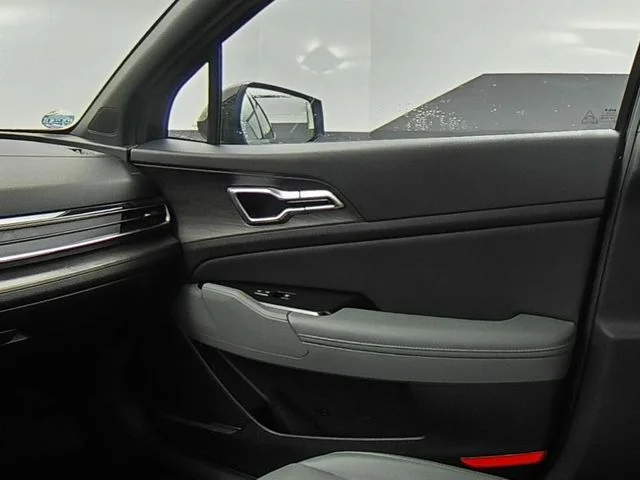 Used 2023 Black Kia X-Line image 40