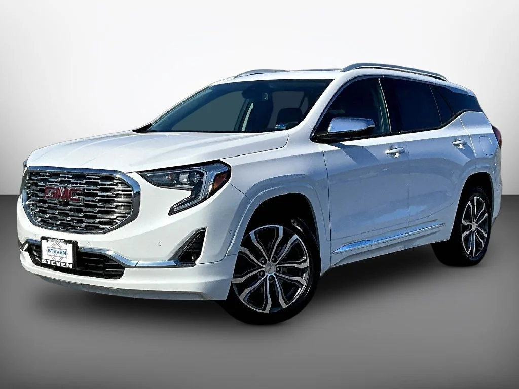 Used 2018 Summit White GMC Denali image 3
