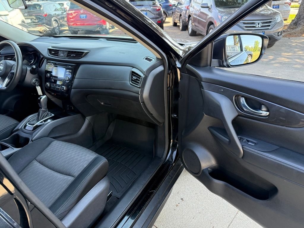 Used 2017 Magnetic Black Nissan S image 17