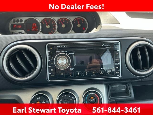 Used 2009 Green Scion Base image 37