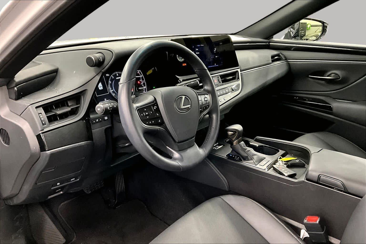 Certified Used 2025 Eminent White Pearl Lexus  image 17