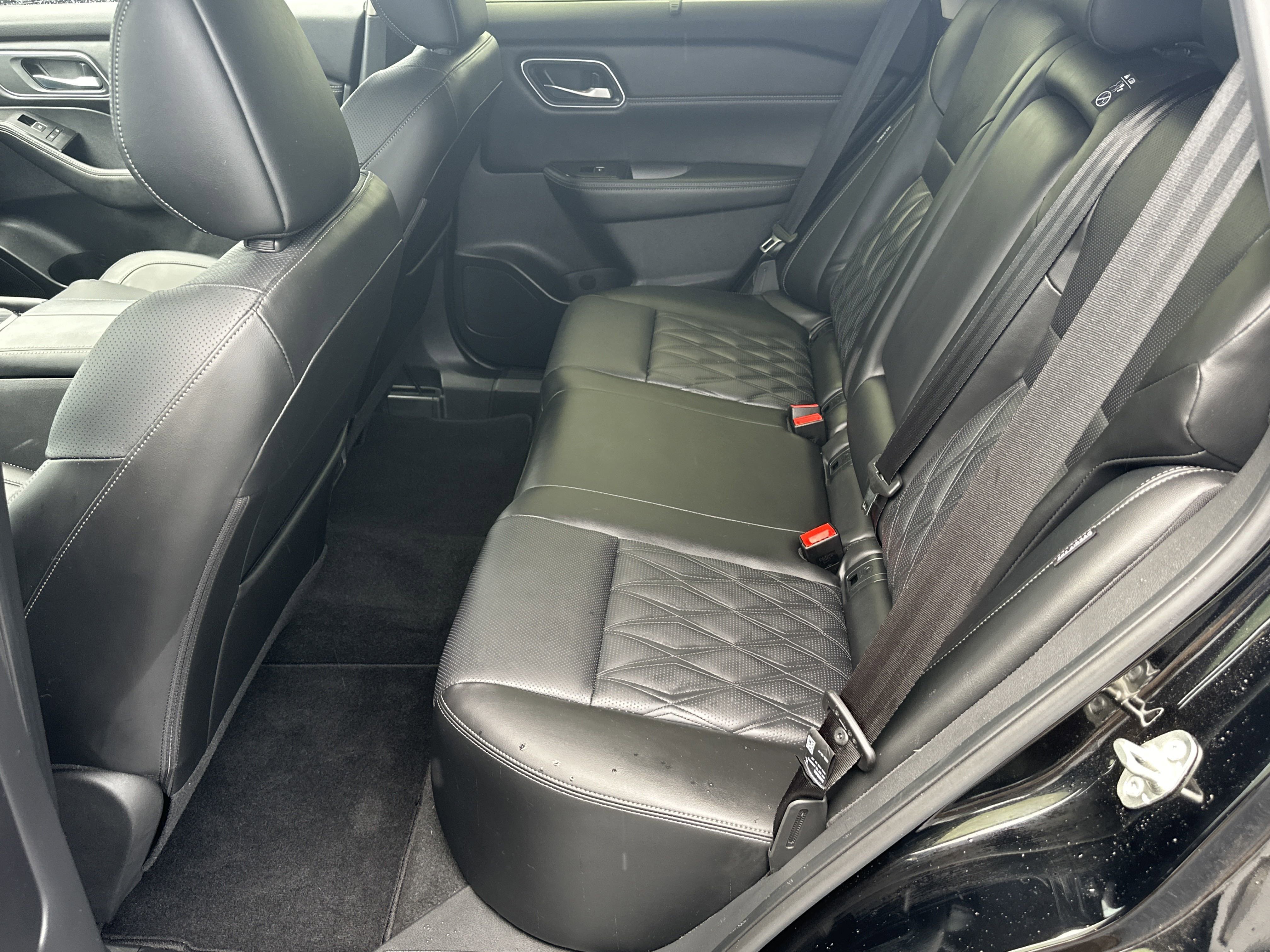 Used 2024 Super Black Nissan Platinum image 23