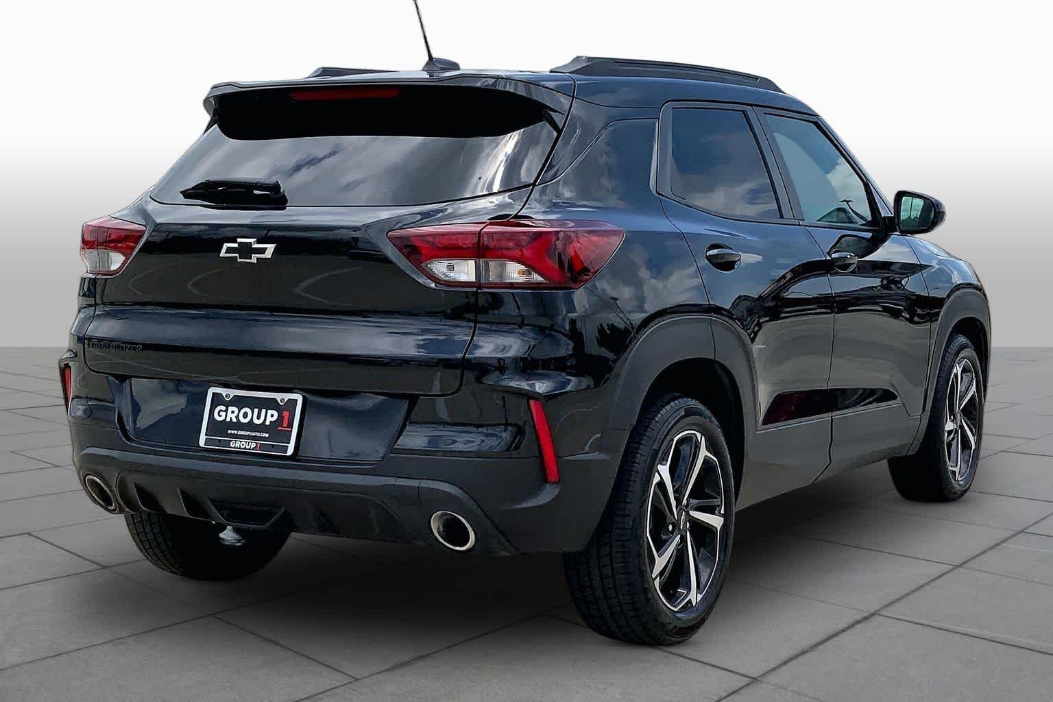 Used 2022 Mosaic Black Metallic Chevrolet RS image 13