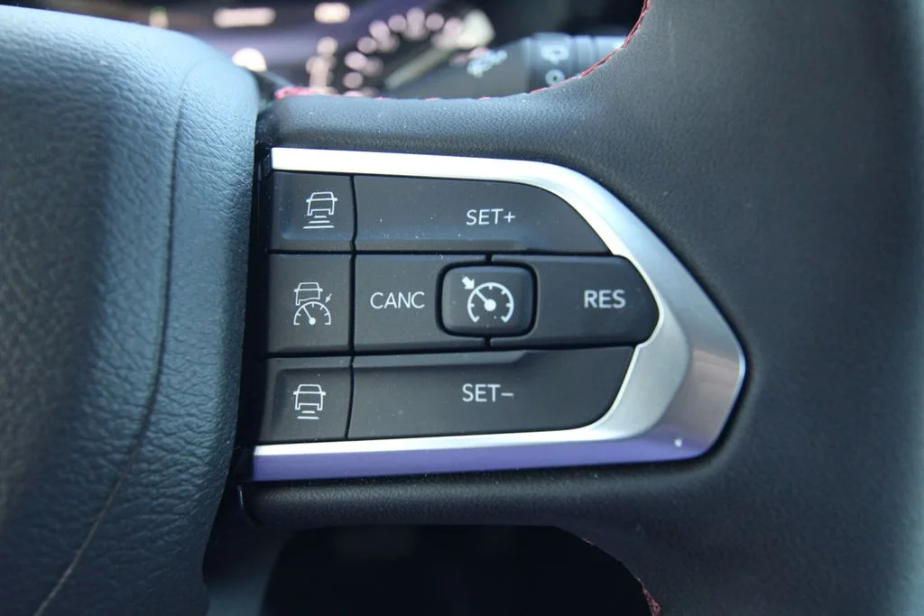 Used 2024 White Jeep Trailhawk image 21
