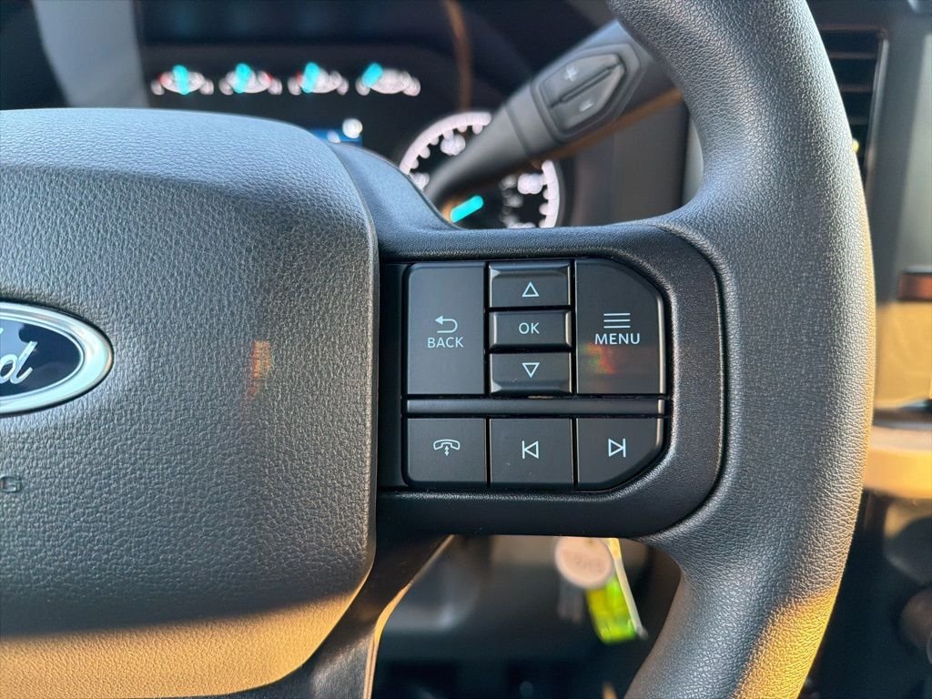 2026 Ford F-350 Super Duty Chassis Cab XL - Photo 28