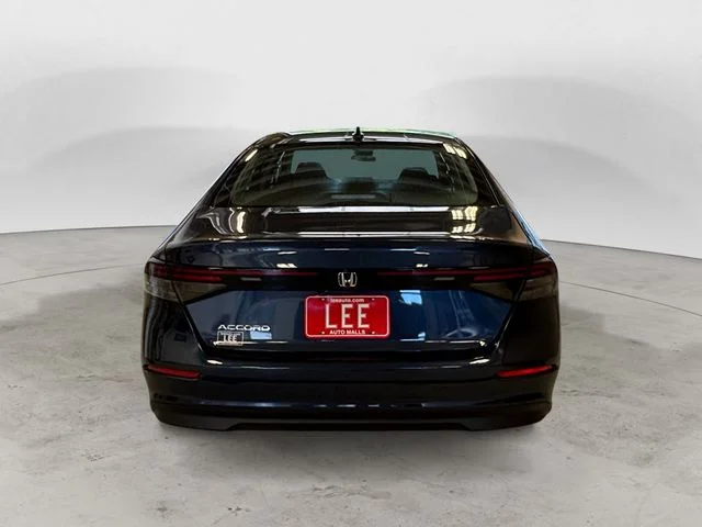 New 2026 Blue Honda SE image 5