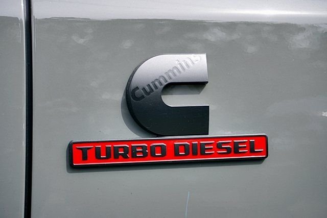 New 2026 Ceramic Gray Clear-Coat Exterior Paint RAM Limited image 11