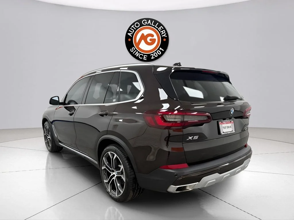 Used 2023 Brown BMW xDrive40i image 5