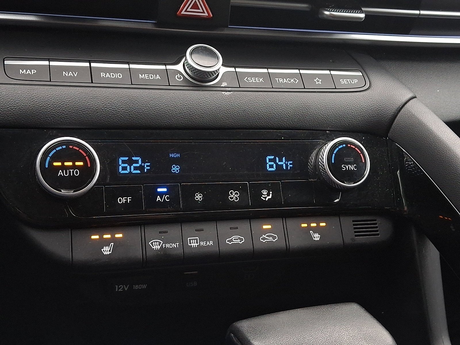 2024 Hyundai Elantra SEL - Photo 17