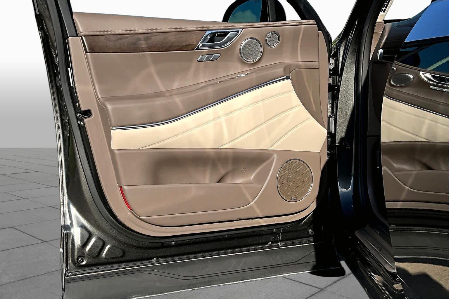 Used 2024 Makalu Gray Genesis  image 21