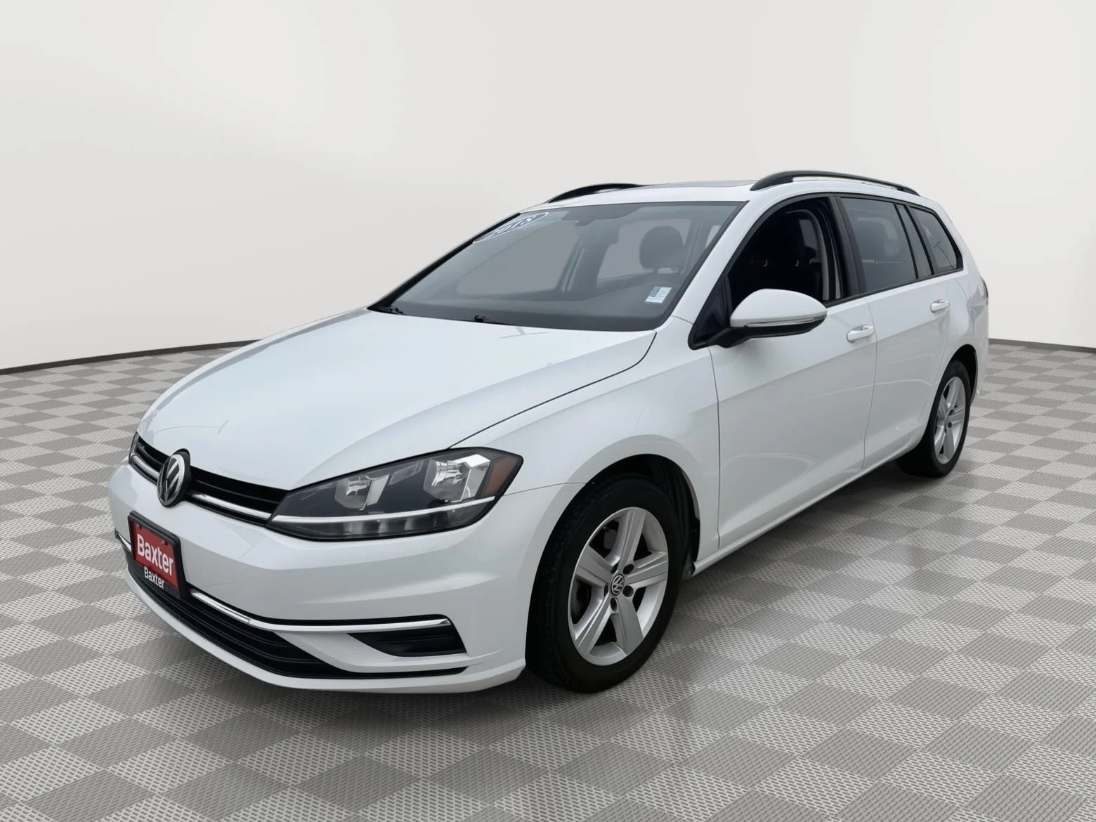 Used 2018 Pure White Volkswagen SE image 3