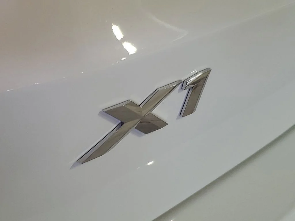 Used 2026 White BMW xDrive28i image 6
