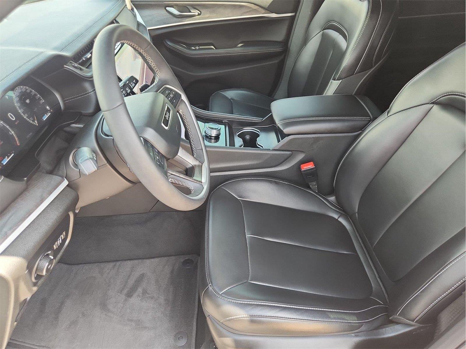 2025 Jeep Grand Cherokee L photo 19 of 34