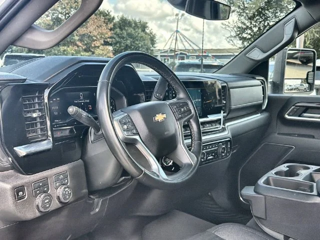 2025 Chevrolet Silverado 2500HD LT - Photo 10