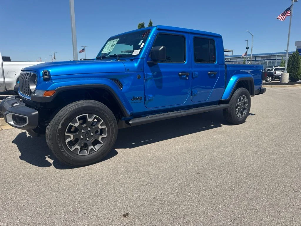 2026 Jeep Gladiator Sahara Auto's photo