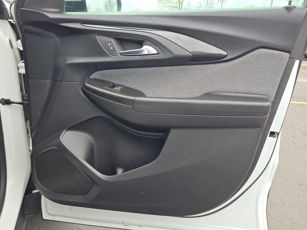 Used 2023 White Chevrolet LT image 8