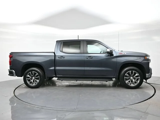 Used 2019 SHADOW GRAY METALLIC Chevrolet LT image 8