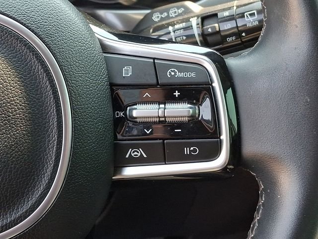 Used 2023 White Kia S image 22
