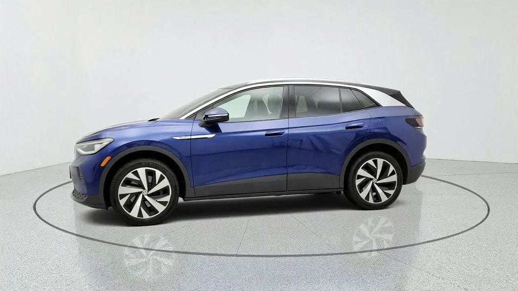 Used 2022 Dusk Blue Metallic/Black Roof Volkswagen Pro S AWD image 8