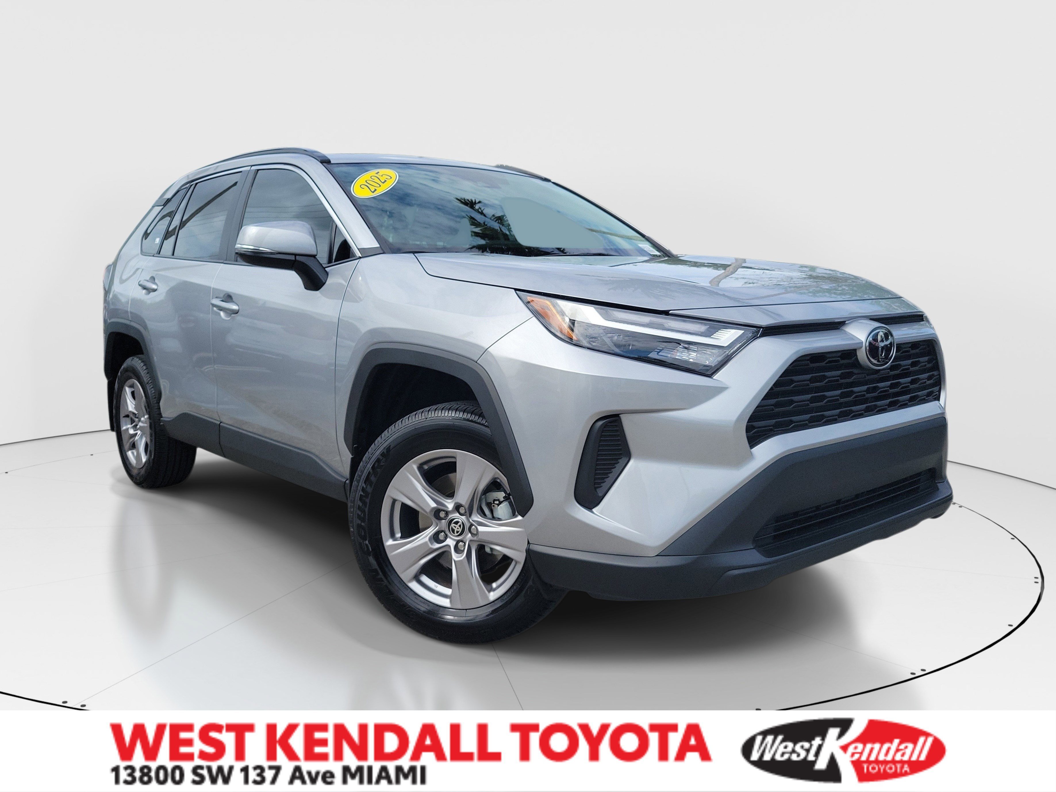 Used 2025 Silver Sky Metallic Toyota XLE image 1