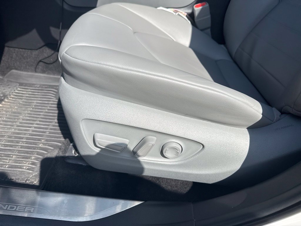 Used 2024 Beige Toyota XLE image 9