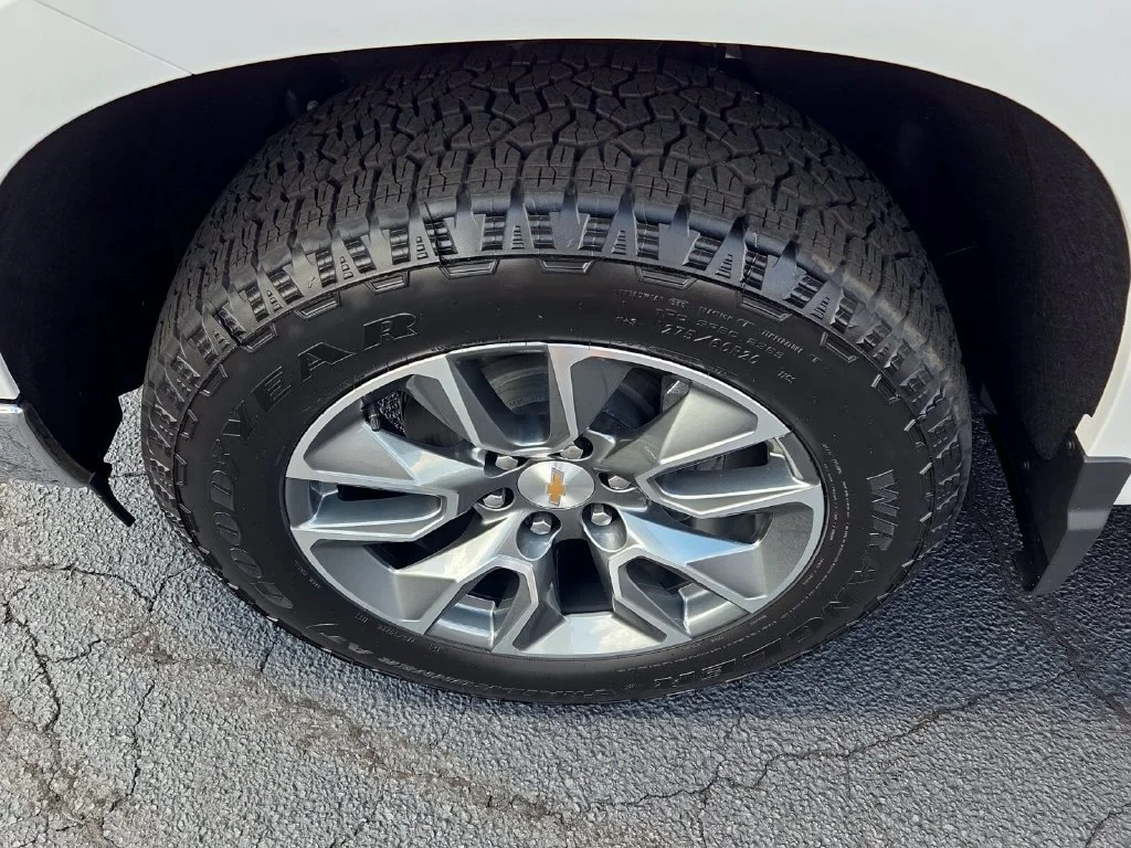 New 2026 Summit White Chevrolet LT image 42