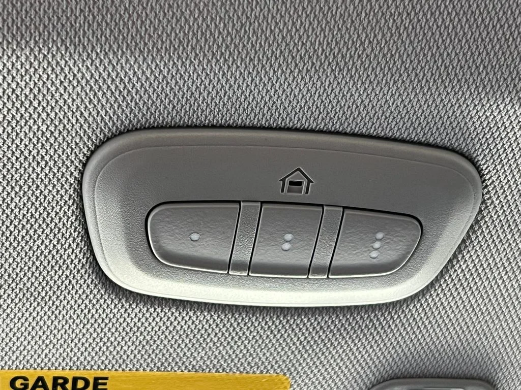 Used 2023 White Jeep Limited image 35