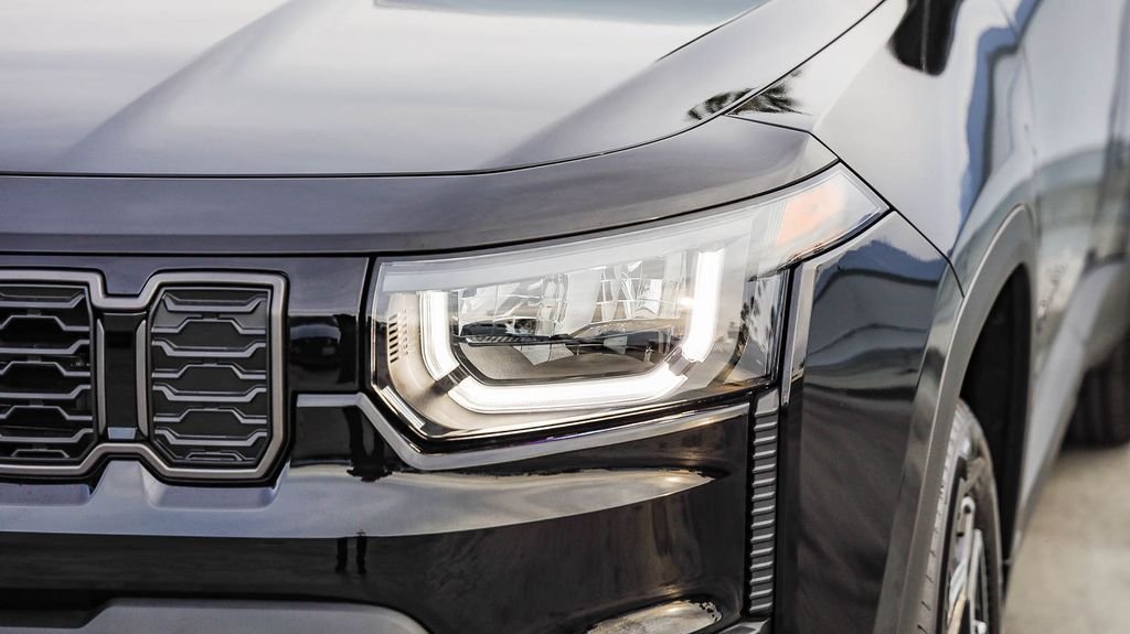 New 2026 Diamond Black Jeep Laredo image 5