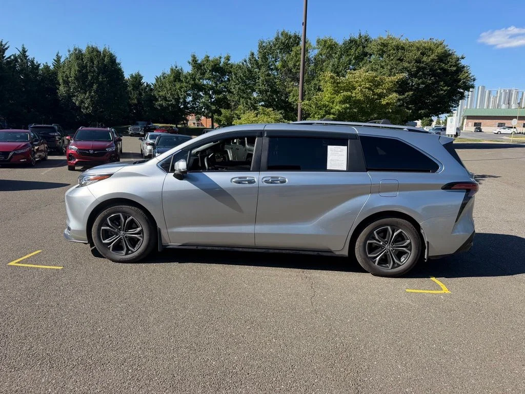 Used 2025 Silver Toyota Platinum image 5