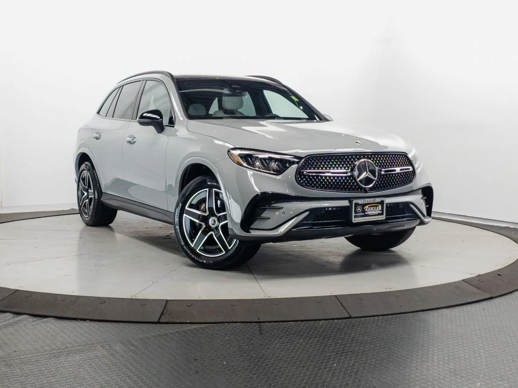 Certified Used 2026  Mercedes-Benz GLC 300 image 1