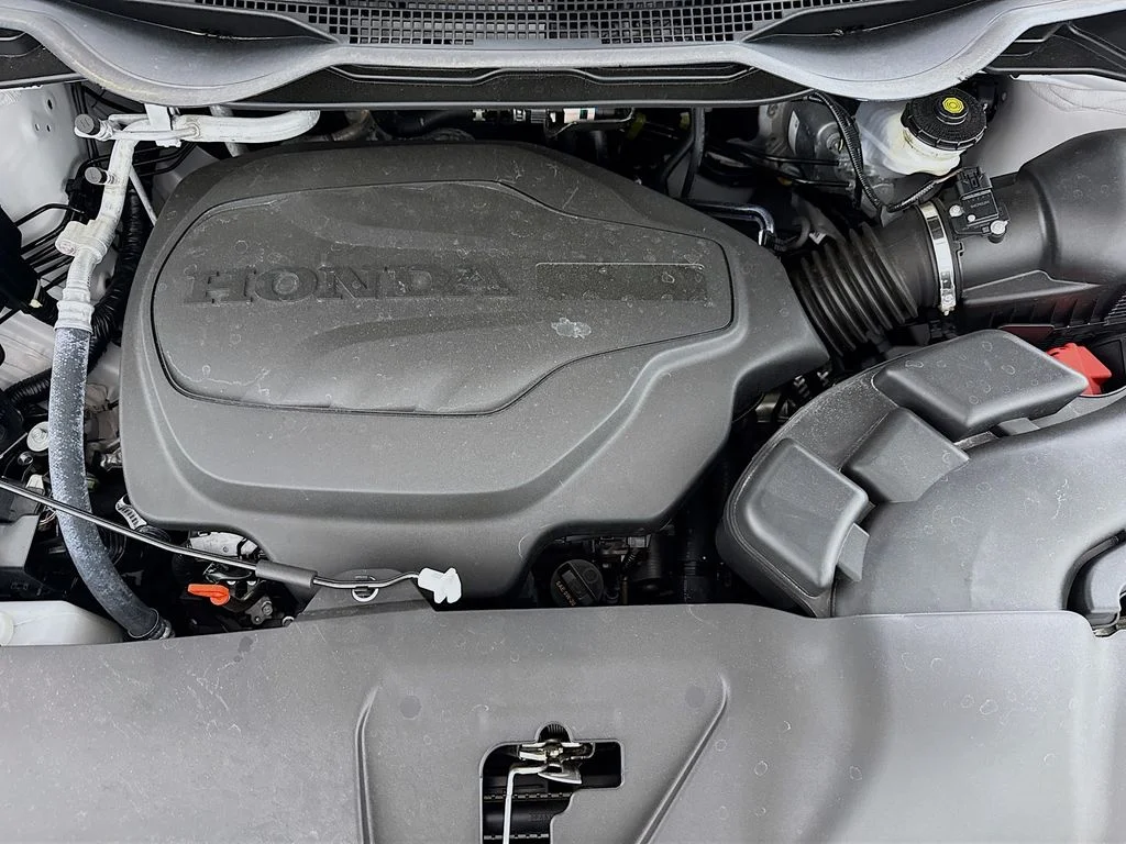 Used 2024  Honda Sport image 10