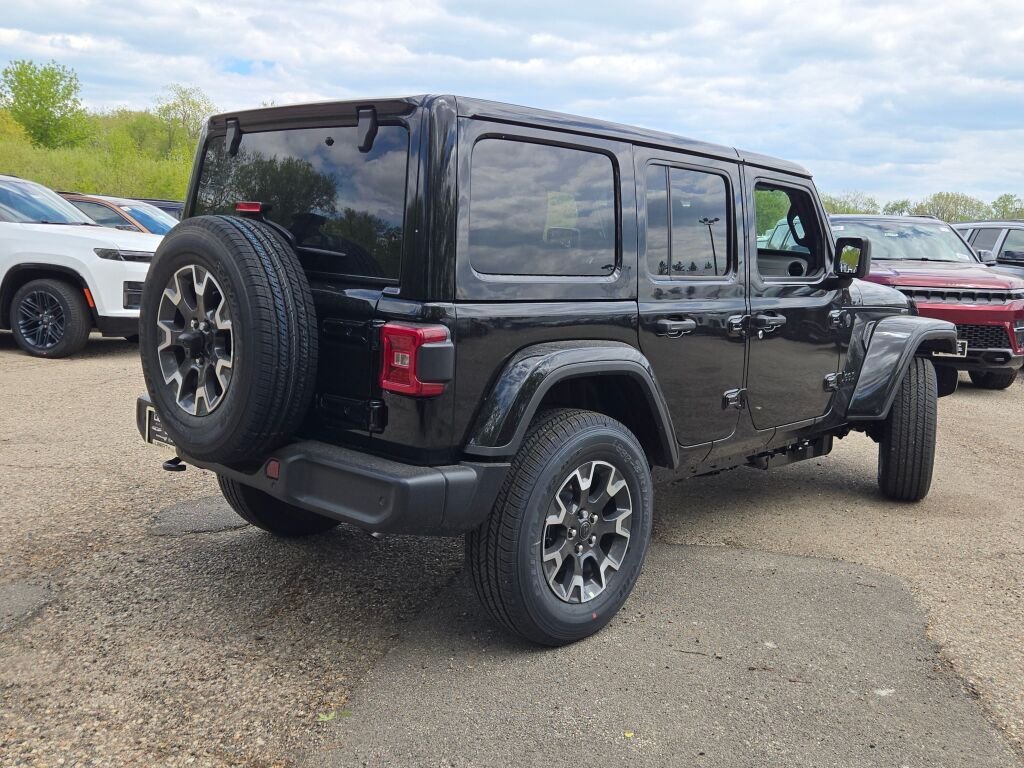 New 2026 Black Clear-Coat Exterior Paint Jeep Sahara image 10