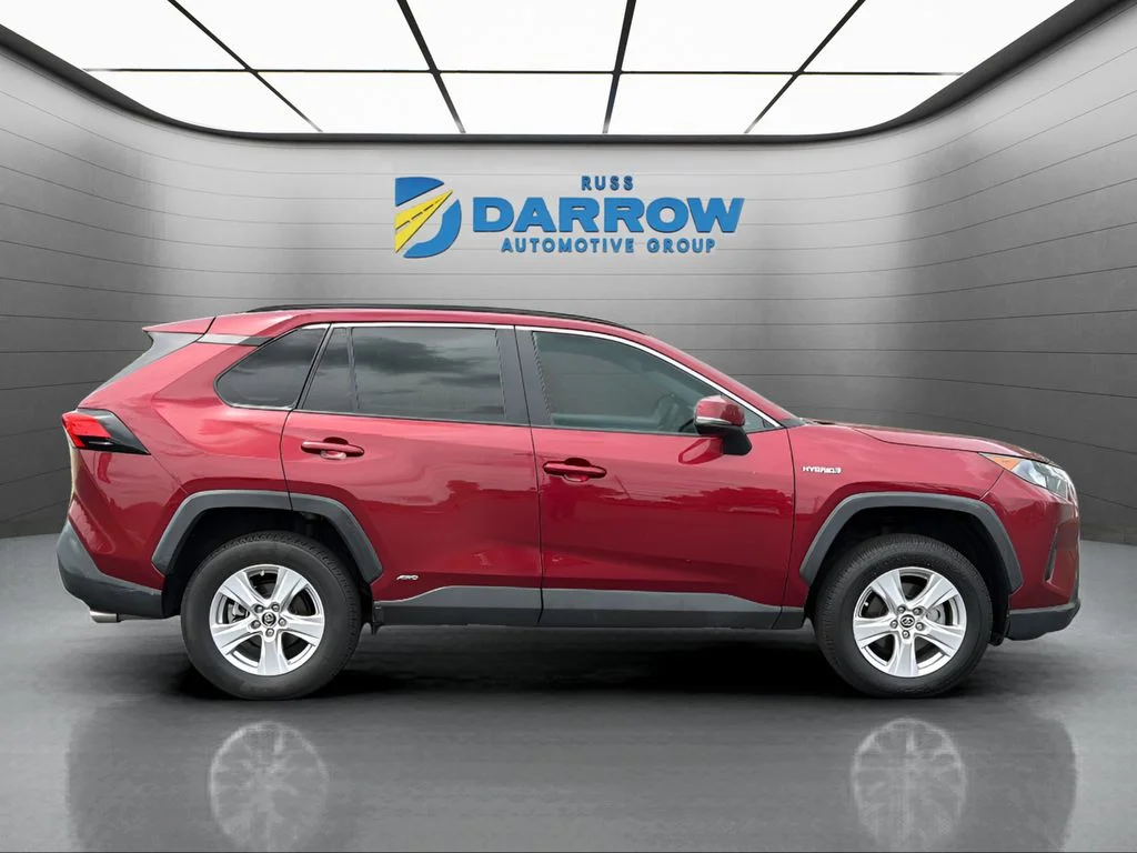 Used 2021 Red Toyota LE image 6