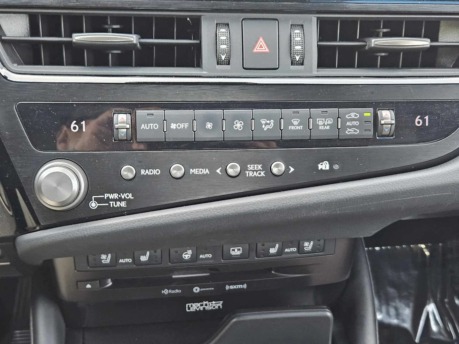 Certified Used 2022 IRIDIUM Lexus Ultra Luxury image 13